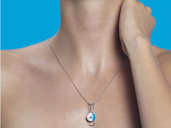 la-roche-posay-my-skin-track-uv-colgante